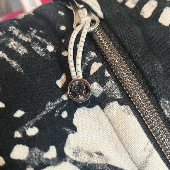 Lululemon Scuba Hoodie III (Static Mist White Black) sz 4 - Picture 12 of 15